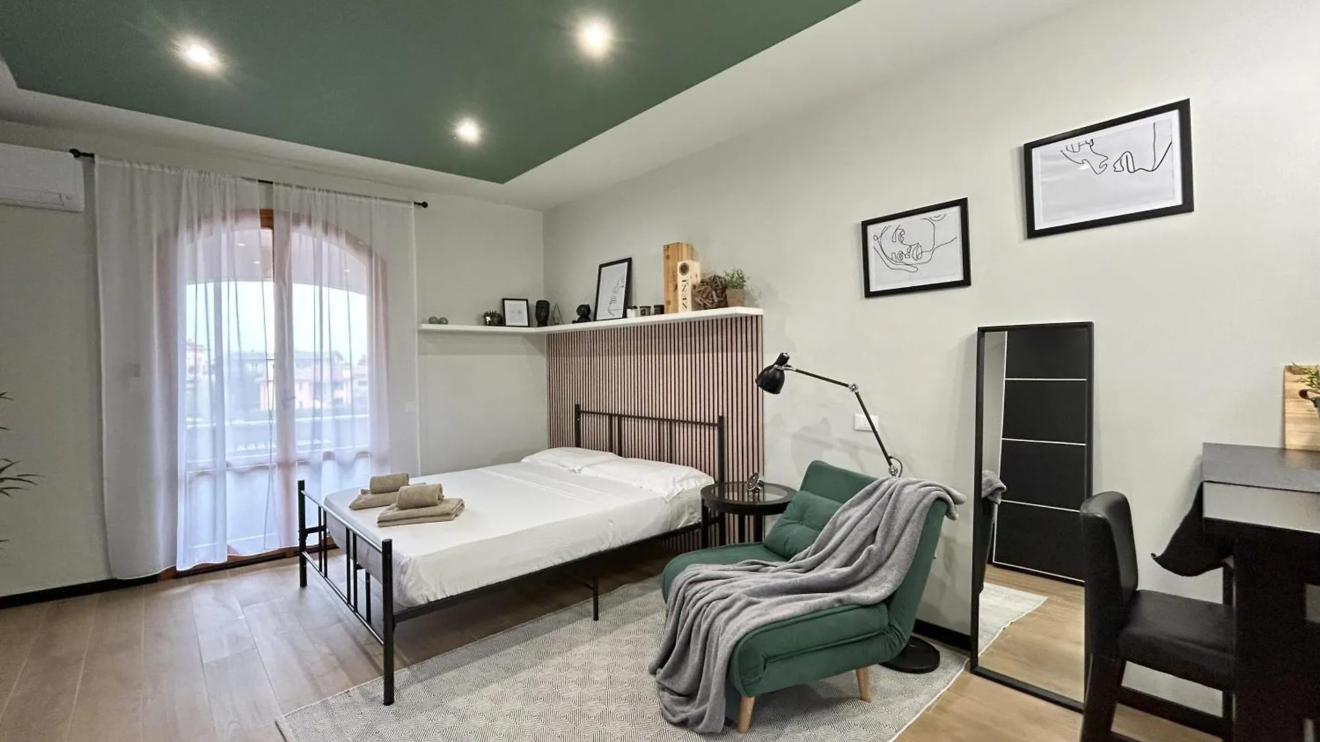 פסקיארה דל גארדה Hide Apartment